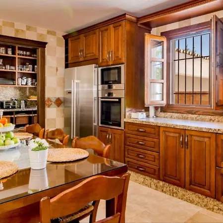 El Arroyo Villa *