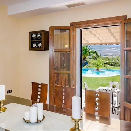 El Arroyo Villa *